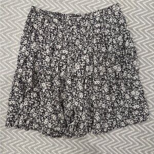 Brandy Melville John Galt Floral Skirt, Black and White Pattern OS Ditsy Floral